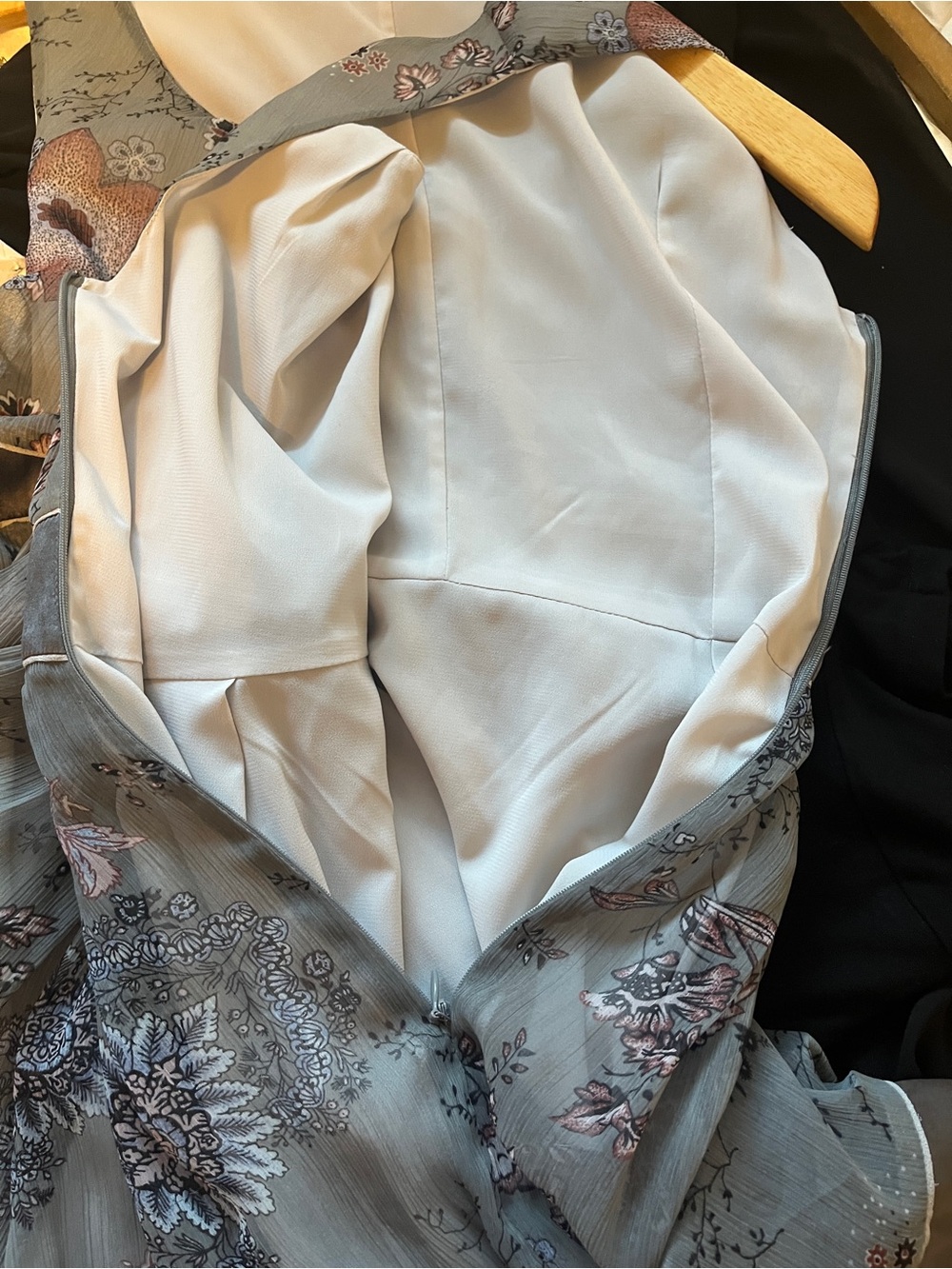 Sleeveless Floral Midi Dress in Grey Silk - Picture 8 of 8